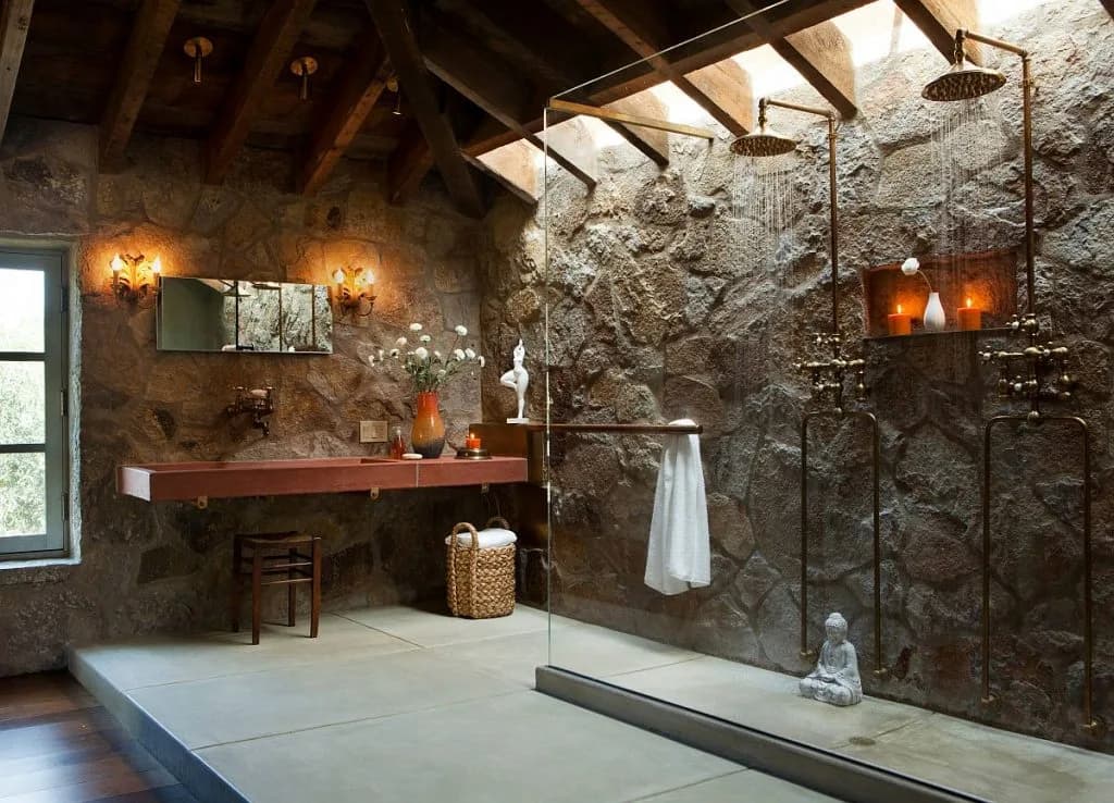 State-of-the-art showers at Club Delight